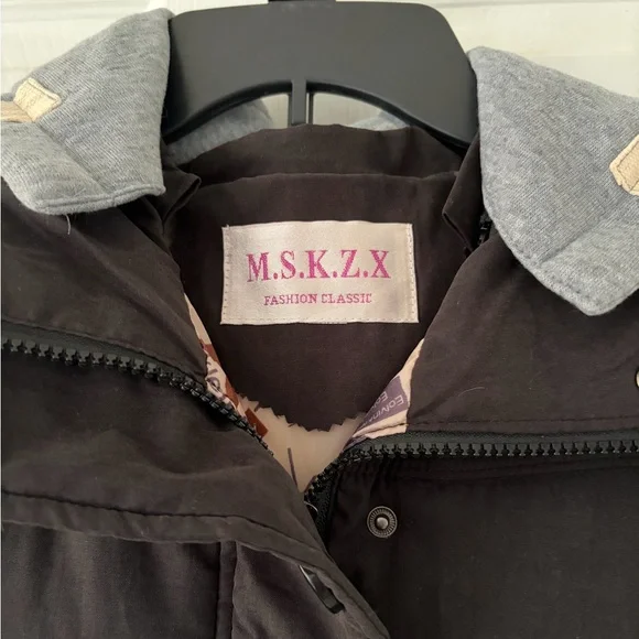 MSK Women's Black Hooded Vest - Picture 2 of 4